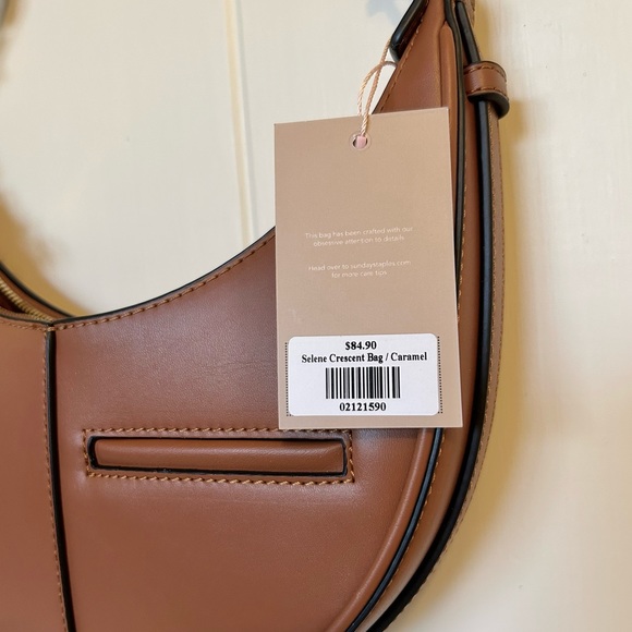 Sunday Staples Selene Crescent bag - Picture 3 of 5